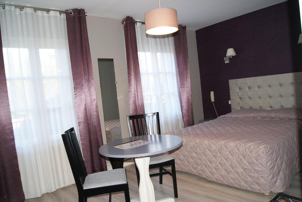 Logis Hotel Restaurant Des Voyageurs Tarnac Dış mekan fotoğraf