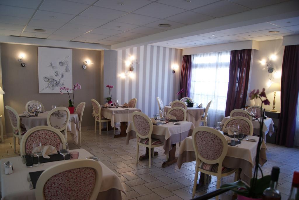 Logis Hotel Restaurant Des Voyageurs Tarnac Oda fotoğraf
